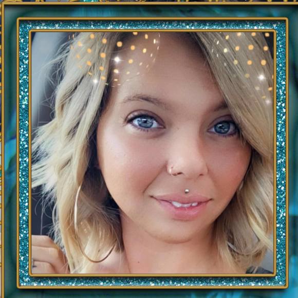 Meet your Posher, Amanda - Picture 1 of 1